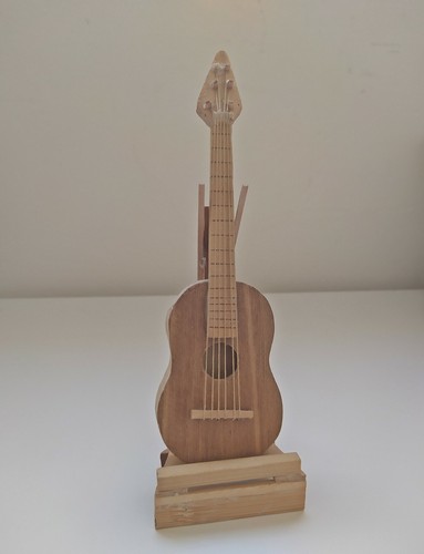 Guitarra ESPAÑOLA réplica en miniatura de madera 15 CM soporte de madera  SPANISH | eBay