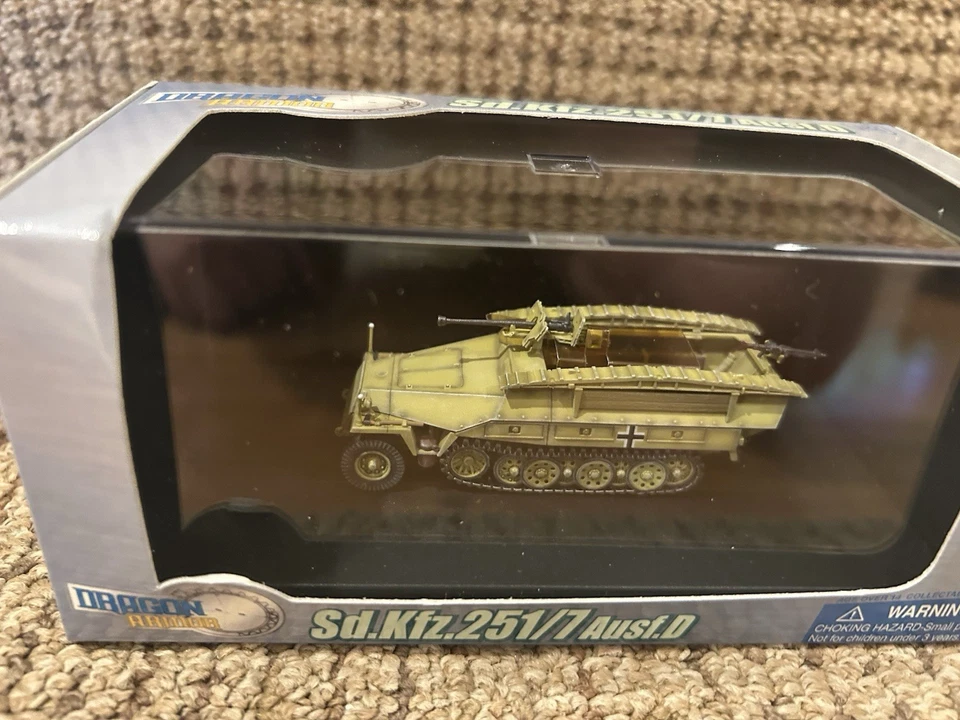 Dragon Armor 1:72 Sd.Kfz.251/7, Ausf D, Panzer Lehr, So. Normandy 1944 No. 60306 - Image 3 of 4