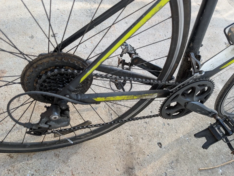 Giant Contend 2 Road Bike Size M, photo 3 of 5