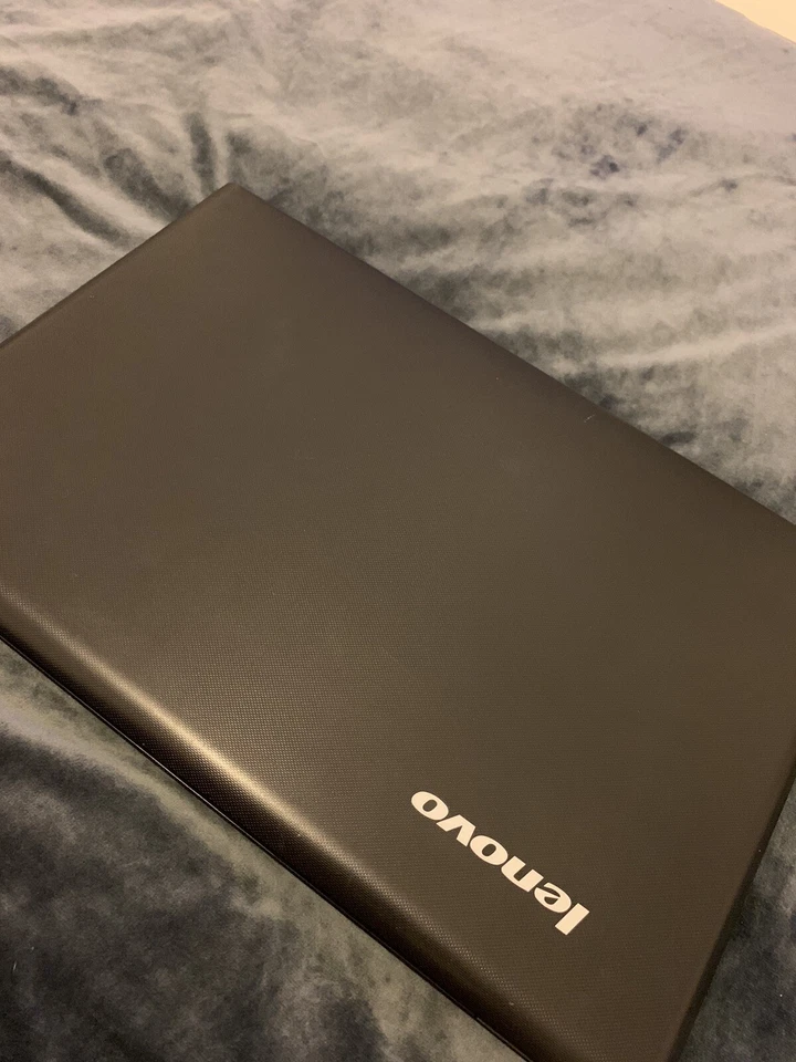 Lenovo G500 Laptop, 15" Screen, CDRW and DVD Drive, Mains Charger. - Image 2 of 4