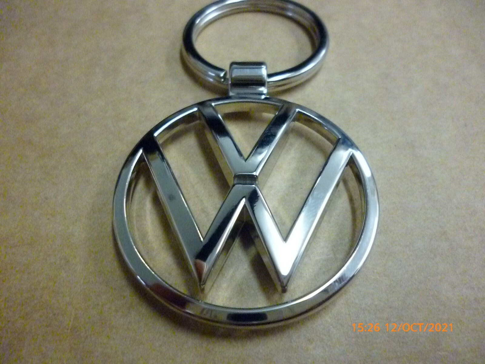 NEW GENUINE METAL VOLKSWAGEN EMBLEM KEYRING CHROME 000087010BN eBay