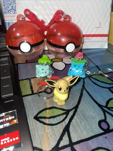 Vintage Rare Nintendo Pokemon Bulbasaur & Ivysaur Keychains & Poke Balls w Eevee