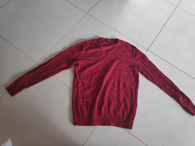 Uniqlo Men s burgundy V-Neck wool size Large Longsleeve very rare woow!!