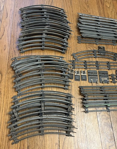 Lionel Postwar 2026 Steam Locomotive Train Set O27 Gauge W/ Track Power Switches - Picture 2 of 13