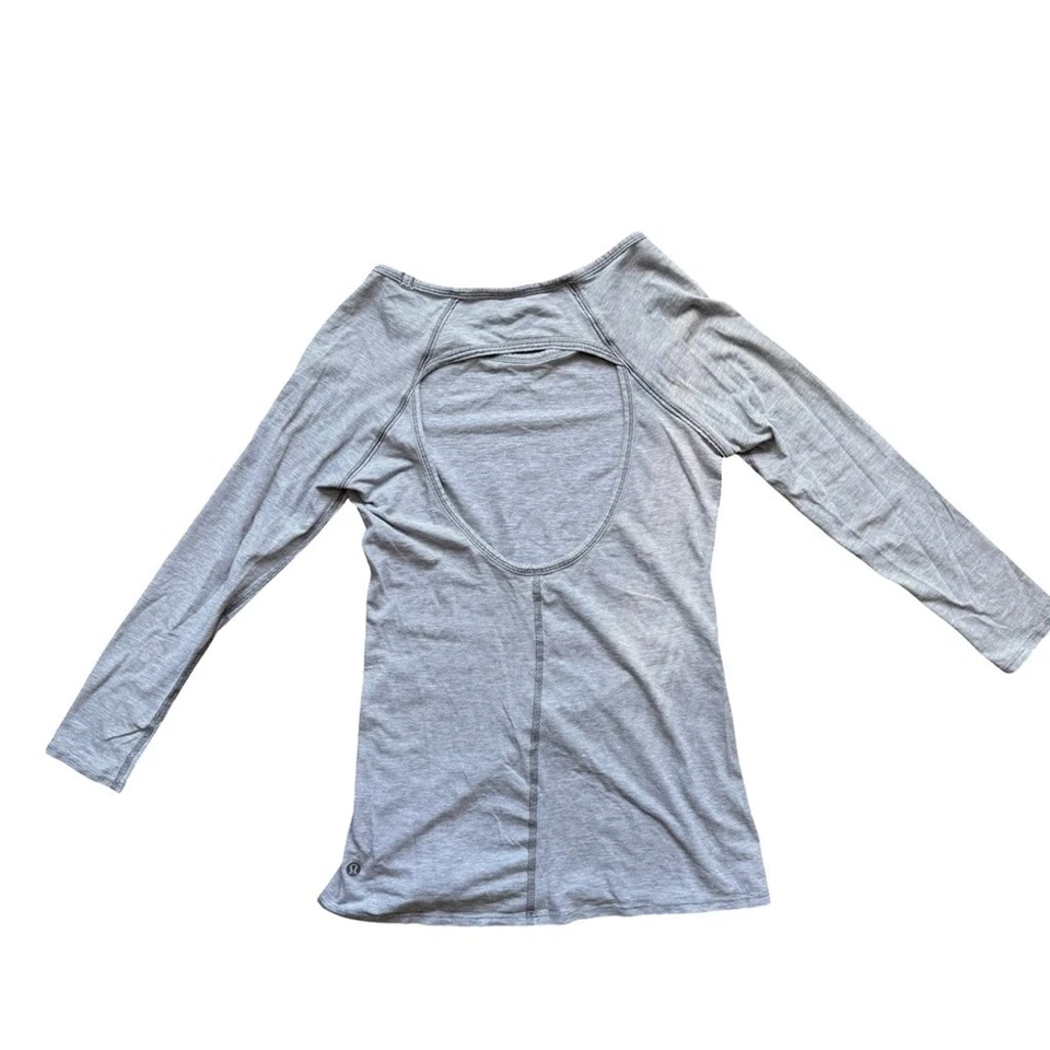 Футболка Lululemon серая физически облегающая с длинным рукавом размер 4 6 спортивная одежда спортзал - Изображение 2 из 4