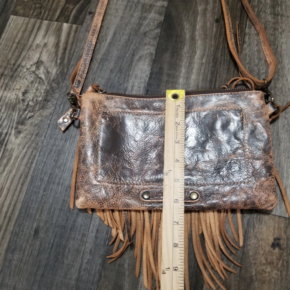 Сумка через плечо Bed Stu серии Cobbler с бахромой Adj. Ремешок состаренный б/у в отличном состоянии - Изображение 4 из 4