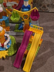 10840 LEGO DUPLO Great My Town Fair Manual, Box, Bonus Base - Missing 1 Piece 
