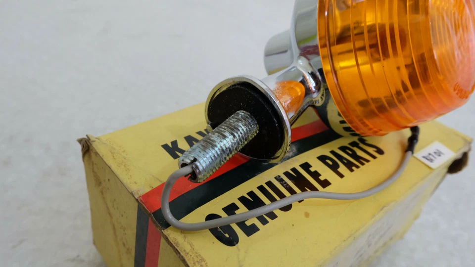Kawasaki 100 G7 KH100 KH90 G7S G7SA G7T Winker Turn Signal NOS Genuine Japan - Image 3 of 4