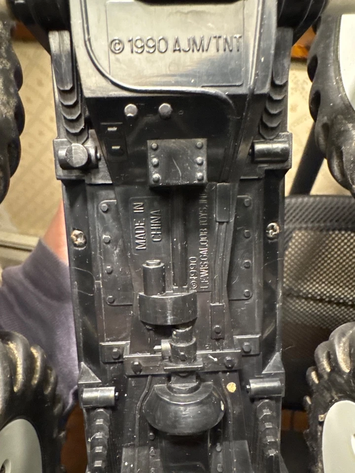 Vintage rare Grave Digger RC monster truck 1990 AJM/TNT Lewis Galoob Toys used - Image 4 of 4