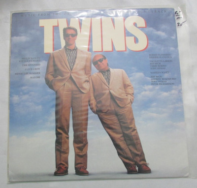 SCHWARZENEGGER DEVITO TWINS MUSIC FROM THE OG MOTION PIC  EX-/NM VINYL LP L77