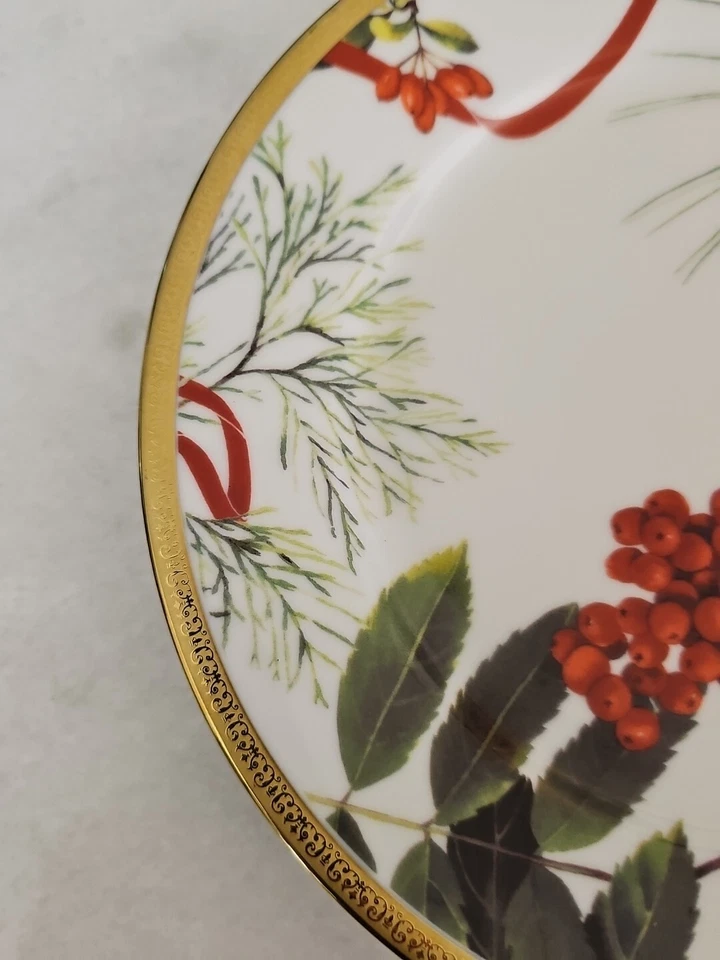 De Colección Charter Club Moda Gran Buffet Dorado Acebo Pino Rojo Baya Ensalada Plato Nuevo Foto 3 de 4