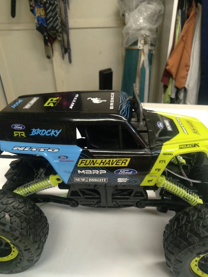 (1) PO Bright (1:15) Ford Bronco Battery Radio Control 4x4 Rock Crawler non op. - Image 4 of 4