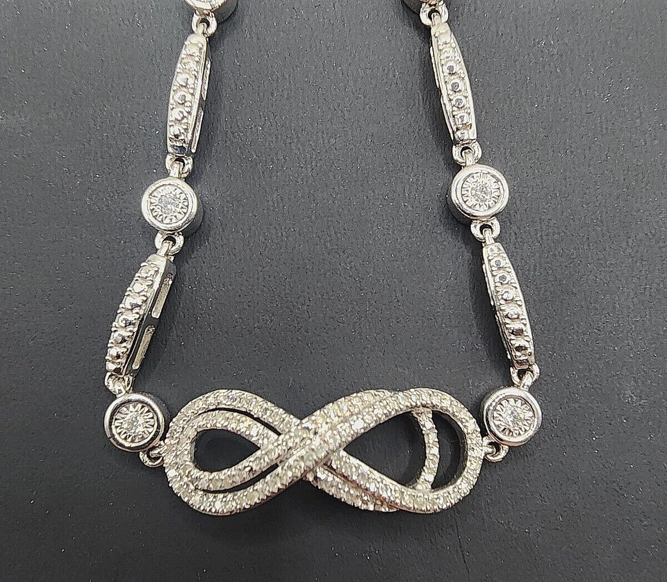 Zales 3/8 CT. T.W. Brazalete Bolo Diamante Infinito Sideways Plata de Ley - NUEVO Foto 2 de 4