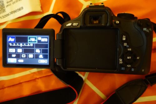 Canon EOS Rebel T3i Camera Body - Picture 3 of 5