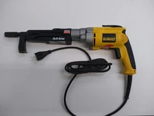 DEWALT DW276 SCREWGUN WITH QUIK DRIVE PRO300SG2 EXTENSION