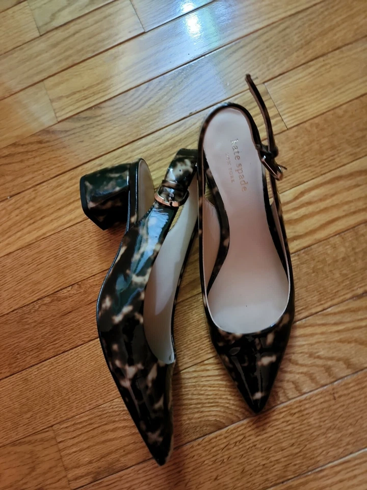 Zapatos de tacón Kate Spade estampado de leopardo charol con cordones talla 6/usados en excelente estado  Foto 3 de 4