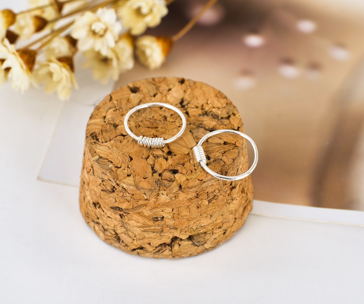 Reiss - Oliva Plain Huggie Hoop Earrings In Silver Tone At Nordstrom - Foto 7