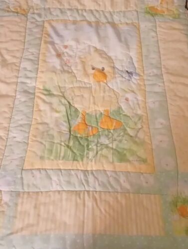 Suzy's Zoo Baby Blanket Yellow Duck Garden Quilted Cotton Comforter - Afbeelding 1 van 5