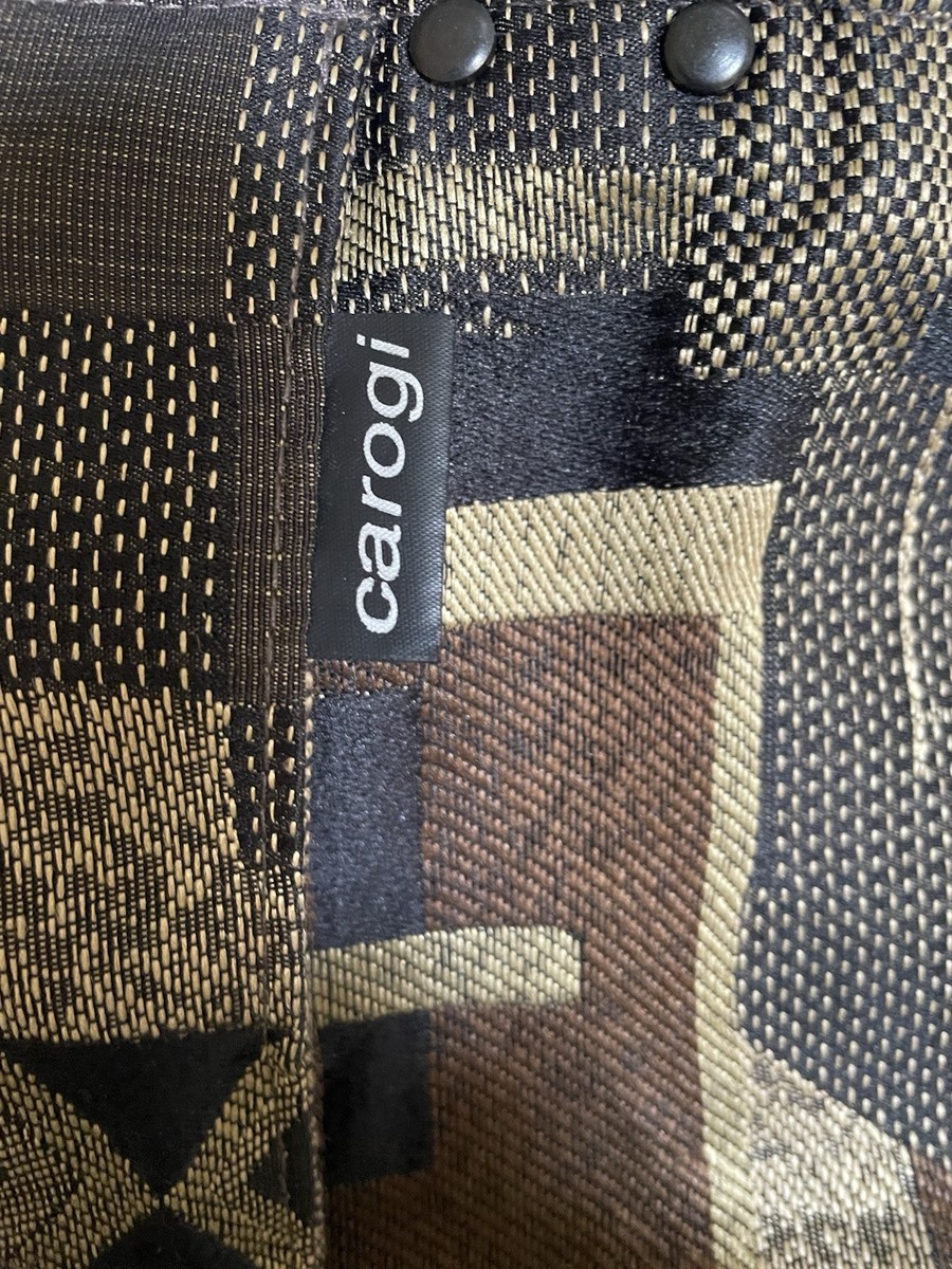 CAROGI by Carson Rogers Convertible Triangle Backpack Sling  display picture 3