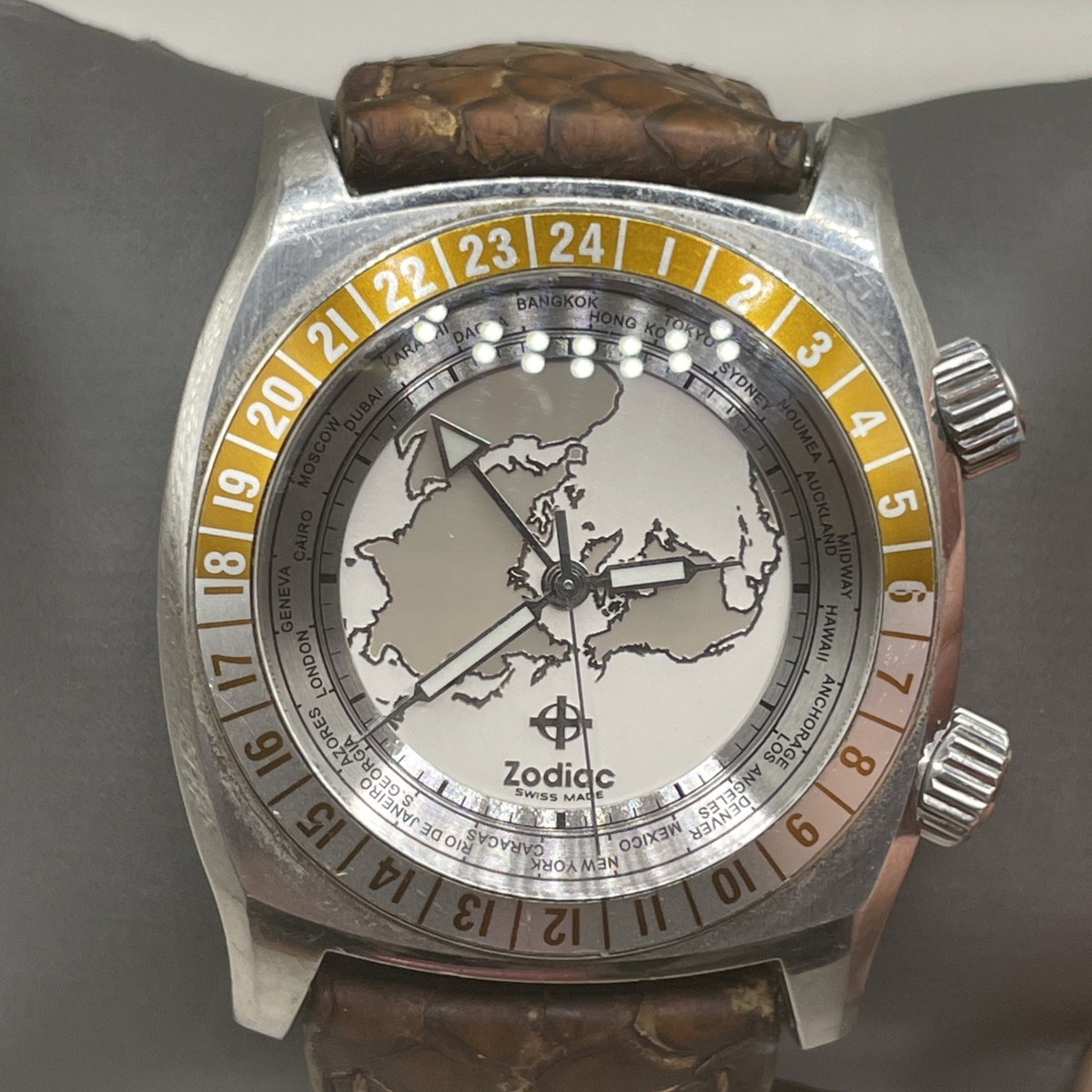 時計 sahara Mk1 Enicar Sherpa Jet GMT – Hairspring