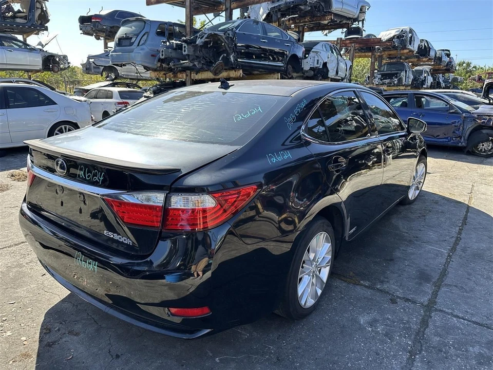 Bote de carbón de vapor de combustible 2013 14 15 16 17 18 Lexus ES300H 2,5 L Foto 3 de 4