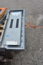 PRL3A Eaton 250  Amp  PanelBoard 125 250 PHASE 1 V WITH BREAKERS COVER