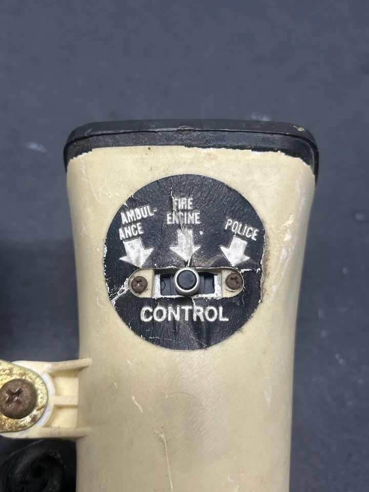 Vintage Bicycle Siren Loudspeaker Walkie Talkie Muscle Bike Schwinn Taiwan 70s - Image 2 of 4