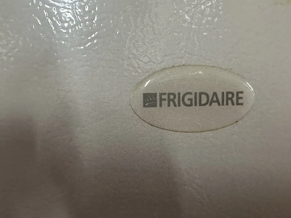 Frigidaire Refrigerator.  Top freezer bottom refrigerator - Image 2 of 4