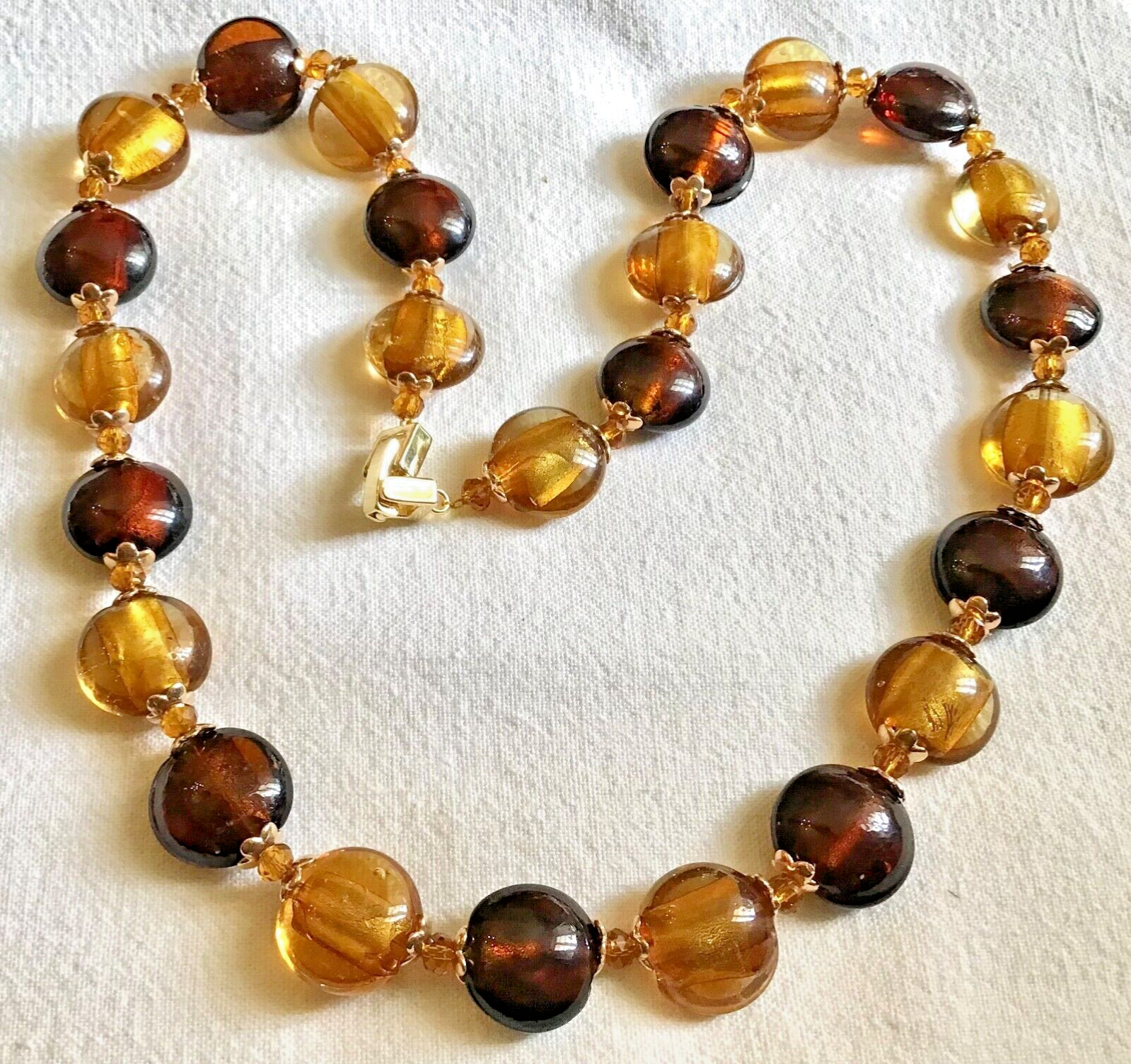 Collier perles Murano miel et or pour sublimer vos tenues