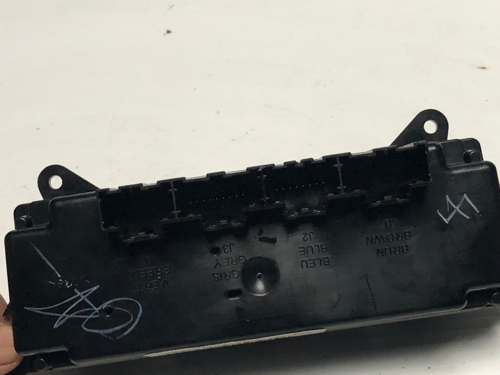 2008 2010 Saturn Vue A/C Heater Climate Temp Control Unit P/N