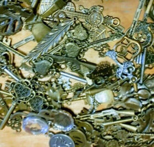 Crafters lot of Bronze Tone Steampunk Pendants Keys Locks guns