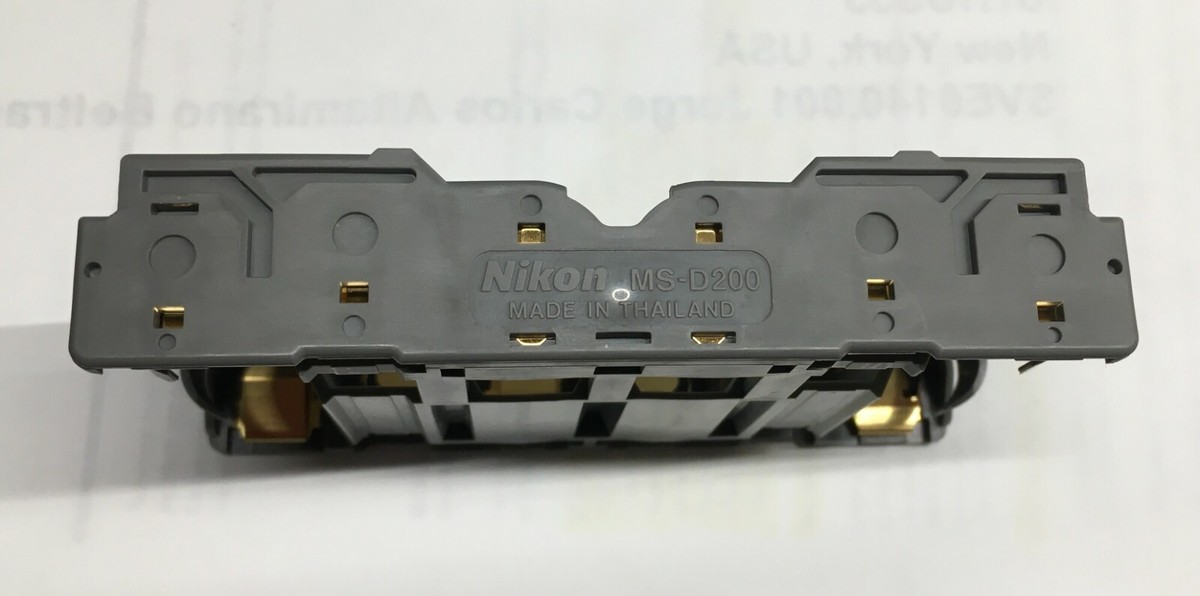 Nikon MB-D200 Multi Power Battery Pack & Nikon Battery Nikon MB-D200 Multi Power Battery Pack & Nikon Battery