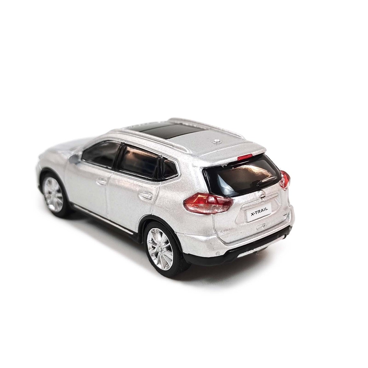 1:64 Scale Diecast Model Nissan X-trail Silver 2018 Paudi Car