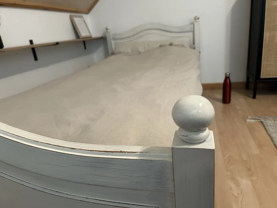 Kleiderschrank und Bett im Landhausstil - Bild 4 von 4