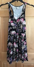 Forever 21 Dress Women's Size Sm Fit Flare Swing Short Floral V Neck Sleeveless 