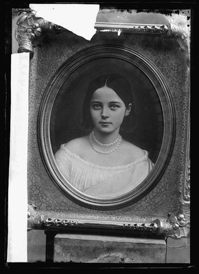 Photo:Mrs. Bruen Portrait Framed Oval Studio Photograph 1891-1894