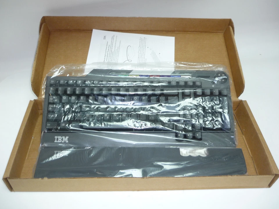 NEW! (old stock) RARE IBM Wireless SK-8808 (19K1950) Keyboard with USB receiver - Image 3 of 4