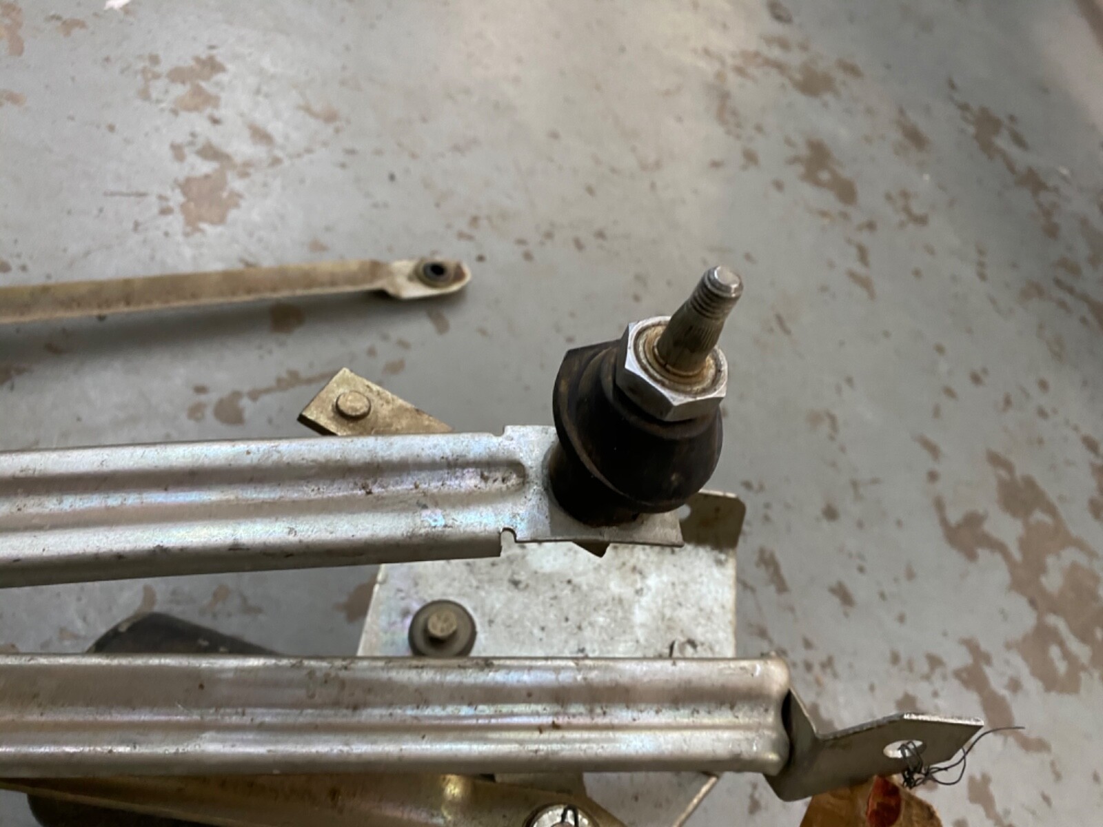 Ferrari 308 Mondial Windshield Motor_Actuator Arms_Assembly Unit  OEM
