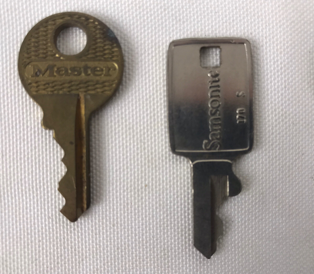 Vintage Set of Mostly Automotive Keys Lot of 18 GM Ford Schlage Weslock