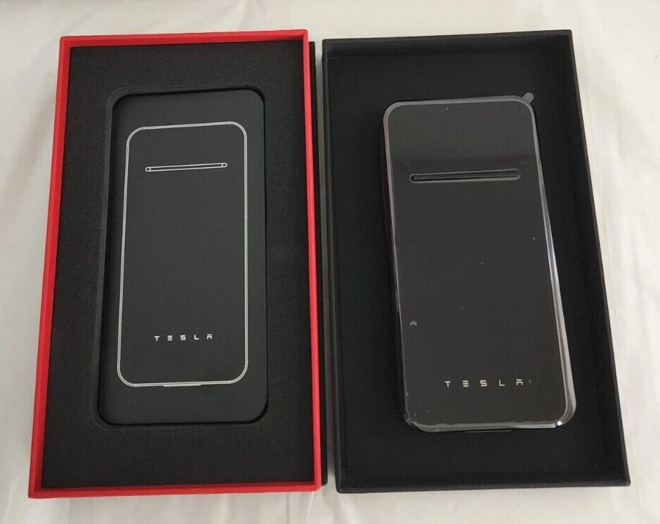Tesla Wireless Portable Charger 2 Grey
