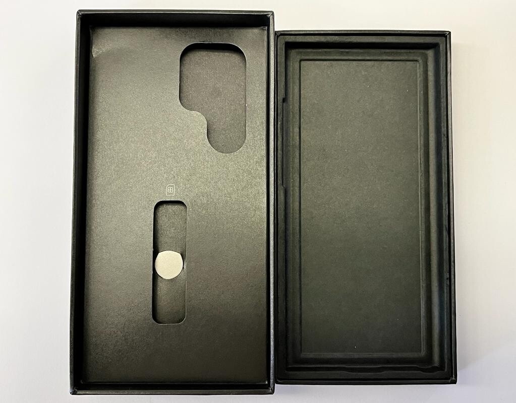 Samsung Galaxy S23 Ultra Retail Box with Manual and USB-C Charging