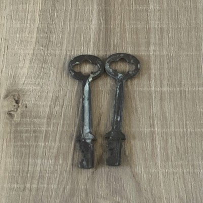 A Set Of Two R&E Skeleton keys (Russwin, Russell Erwin)