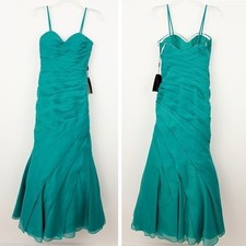 NWT Terani Couture Emerald 1522E0487A Pleated Gown Size 2 Mermaid Formal Prom