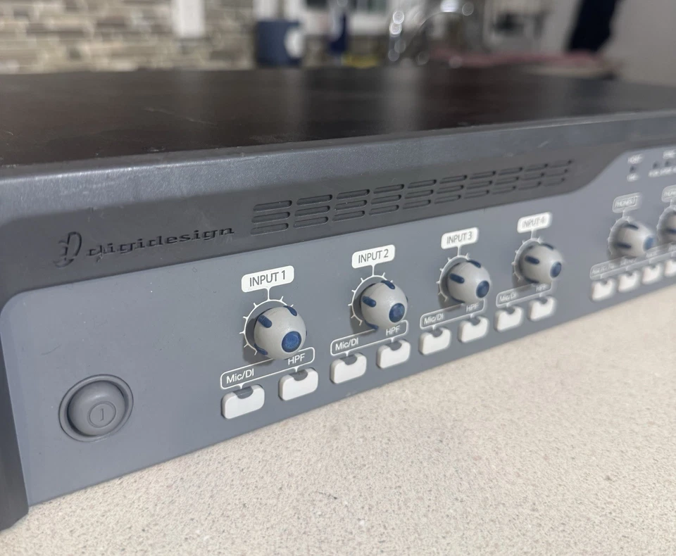 Digidesign 003 Rack - 4 mic input -8 output monitor - midi - Image 4 of 4