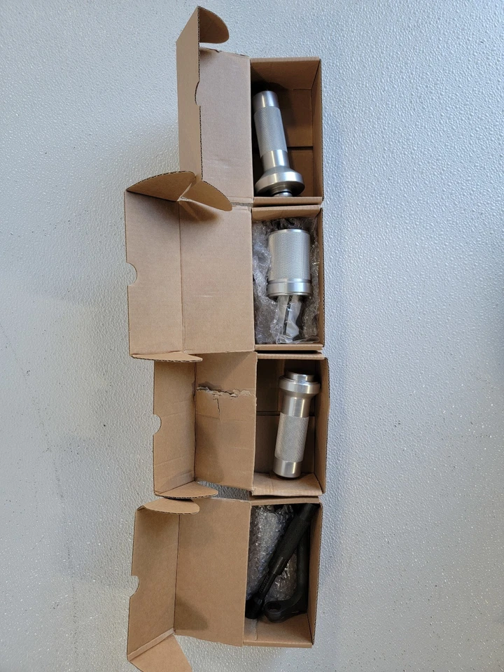 889450102 - KIT HERRAMIENTAS PANIGALE V4R/2019 (CAJA ABIERTA) Foto 2 de 4