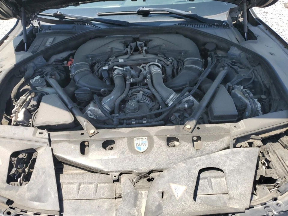 Used Automatic Transmission Assembly fits: 2013 Bmw 750I AT 8 speed RWD Grade A - Imagem 2 de 4