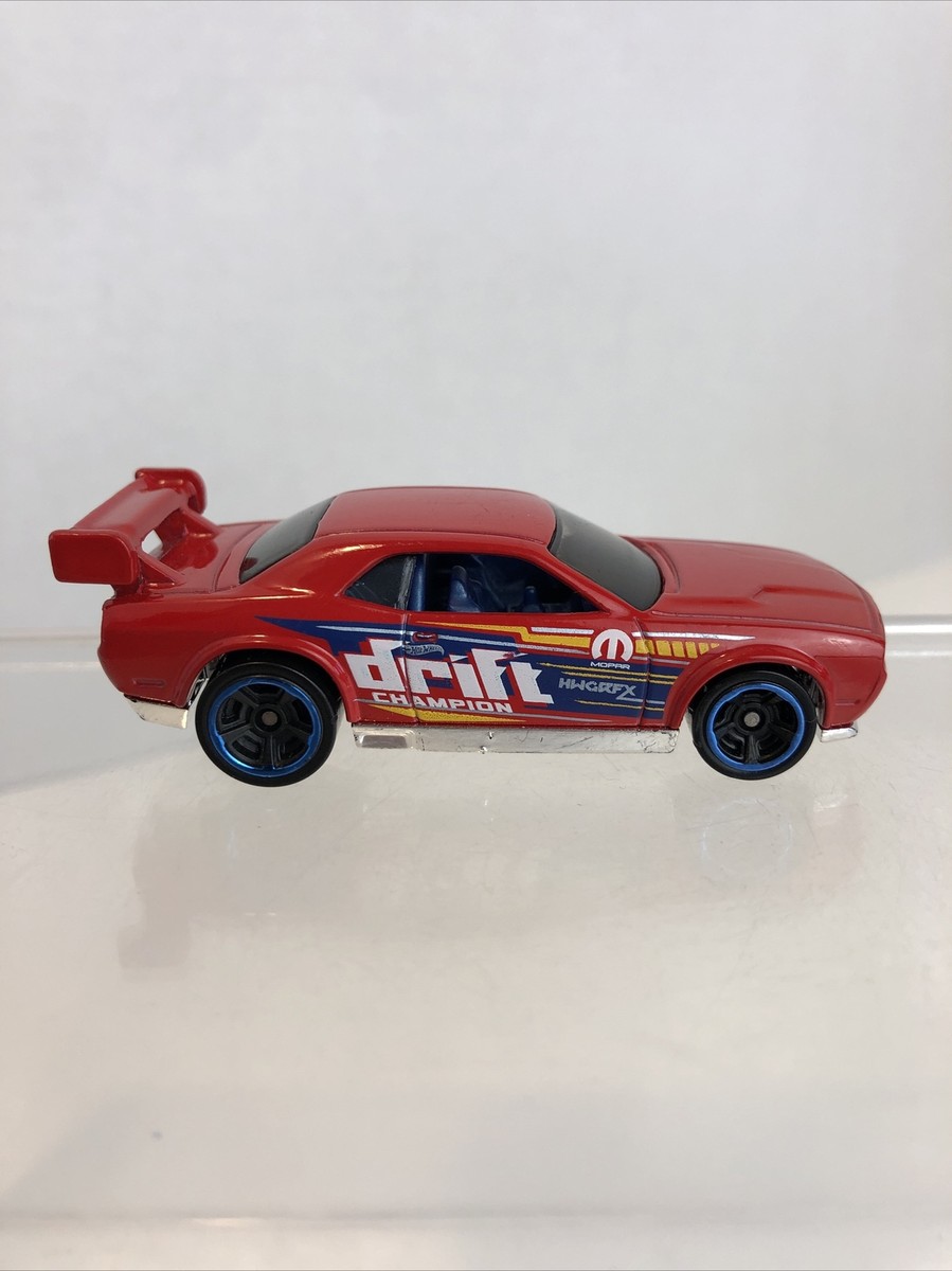 2024年レディースファッション福袋 Drift Challenger Dodge Wheels Hot Car Die 1:64 Red Champion 乗用車