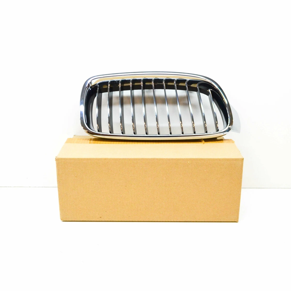 NEW BMW 3 F30 FRONT RADIATOR GRILLE LUXURY 51137263482 7263482  