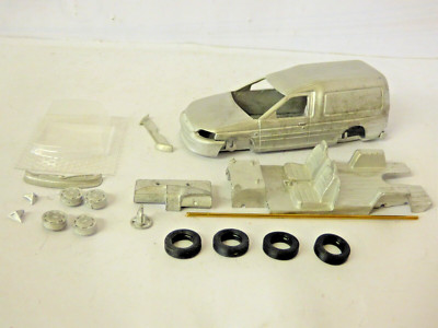 Promod Ford Escort Van 2002 Metallbausatz Maßstab 1:43