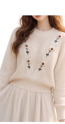 Nancy Yang Women's Beige Knit Pullover Sweater S Floral Embroidered Crew Neck